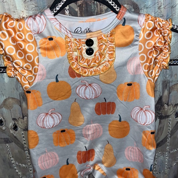 🎃👧🏼🎃• 🎀Ruffles x Cutie Patootie Vibes🎀•👧🏼🎃👧🏼 - Picture 3 of 8